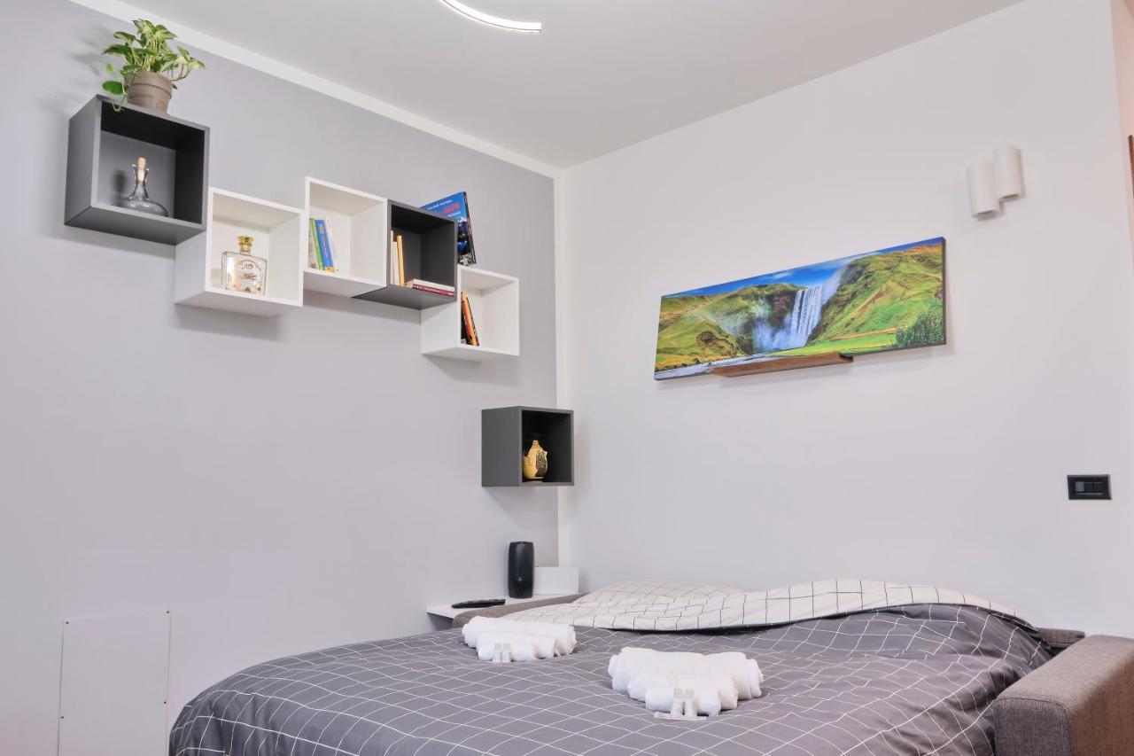 10' From Malpensa Casa Moderna, Netflix & Wi-Fi Apartman Casorate Sempione Kültér fotó
