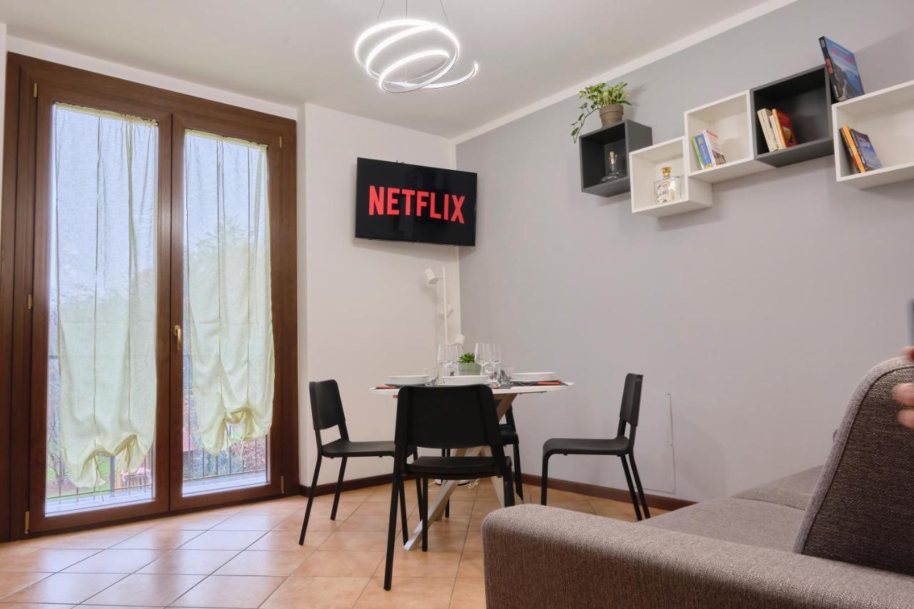 10' From Malpensa Casa Moderna, Netflix & Wi-Fi Apartman Casorate Sempione Kültér fotó