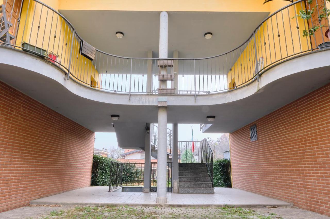 10' From Malpensa Casa Moderna, Netflix & Wi-Fi Apartman Casorate Sempione Kültér fotó